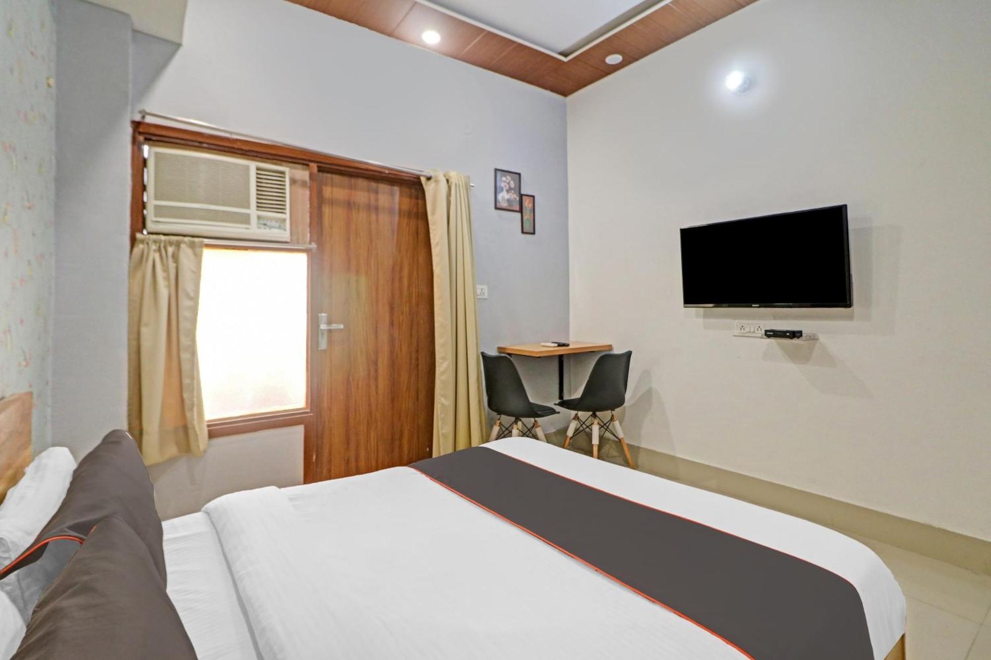 Hotel O Star Ki New Delhi Buitenkant foto