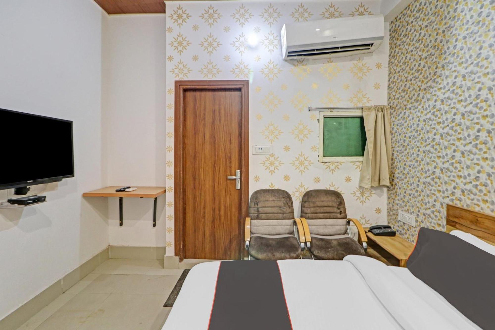 Hotel O Star Ki New Delhi Buitenkant foto