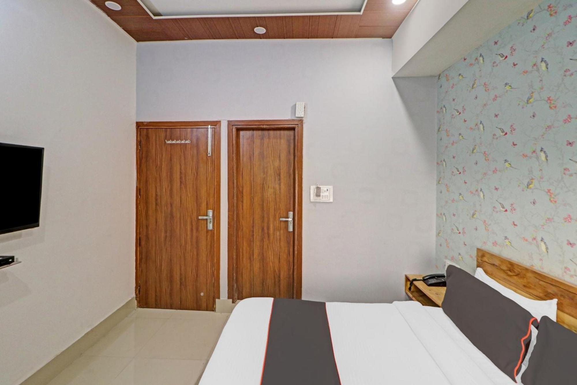 Hotel O Star Ki New Delhi Buitenkant foto